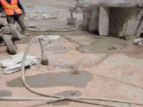 惠州水泥混凝土路面板底注浆技术 路面脱空注浆整治方案